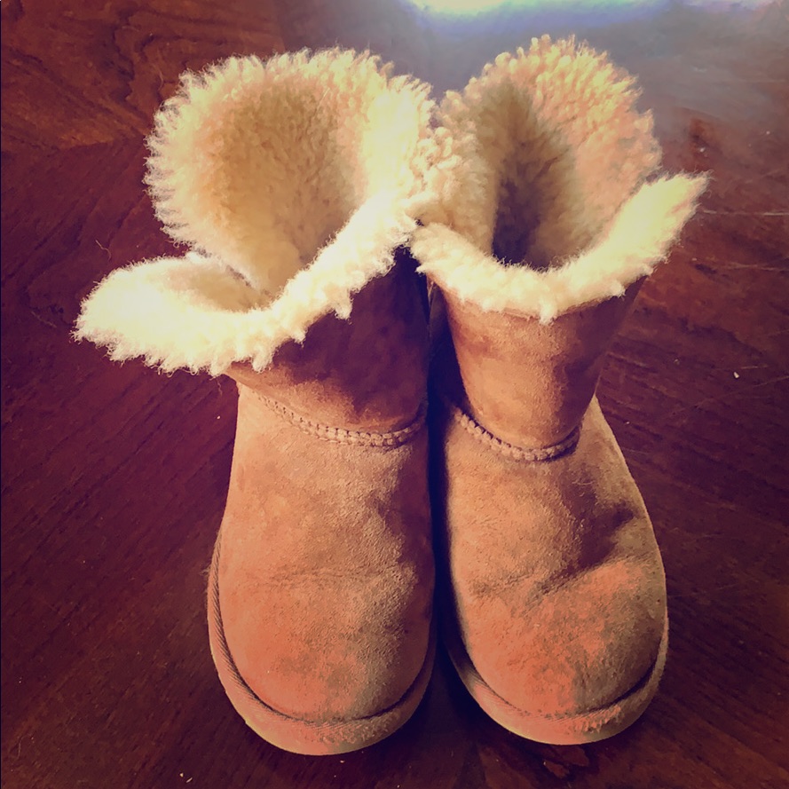 Ugg Bailey Button Short Boot